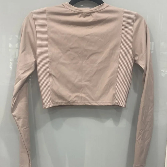 ECHT Women's Blush Pink Long Sleeve Crop Top Work Out Shirt Top Sz M - Picture 4 of 5